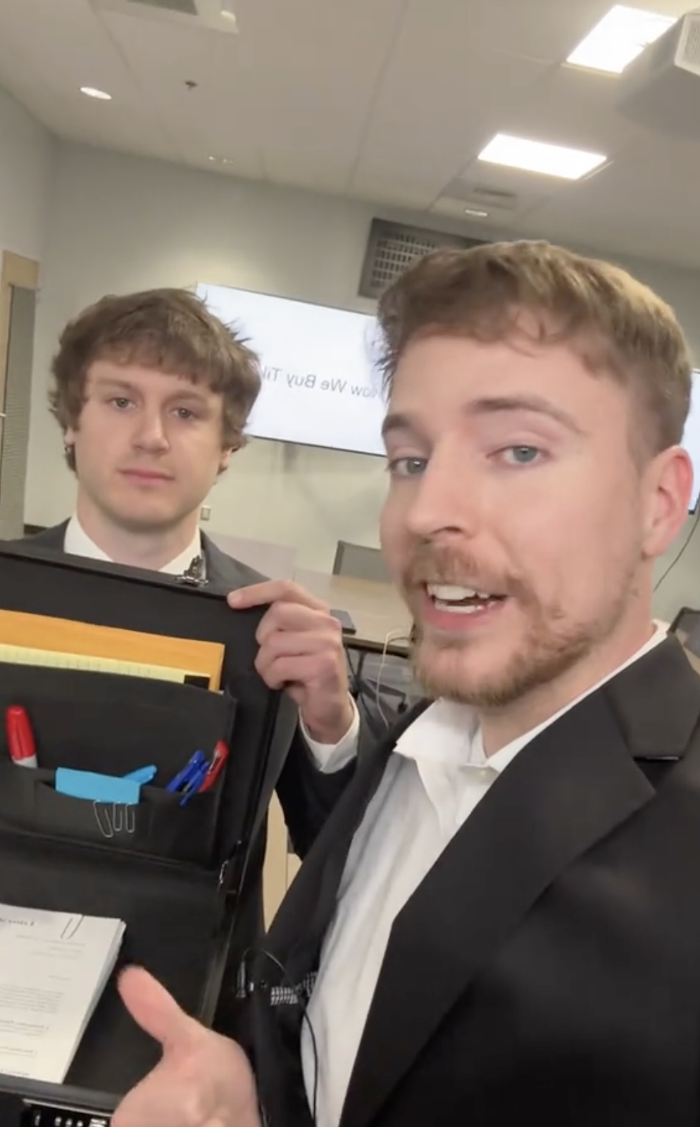 Mr. Beast 宣布要買下 TikTok 加入競標戰局